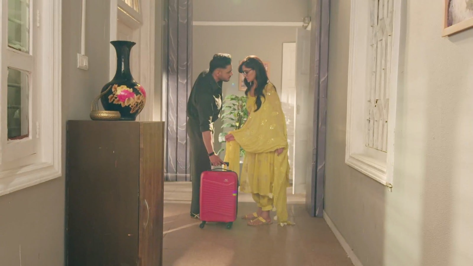 22nd May 2025 Mannat Written Update: घर छोड़ कर कहां चली मन्नत ? नीतू ने किया विक्रांत को ब्लैकमेल