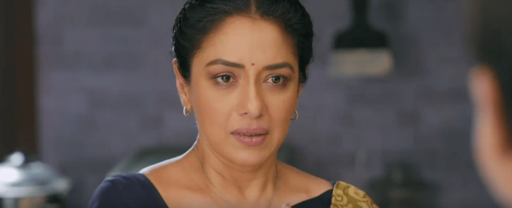 17th May 2025 Anupma Serial Written Update : आर्यन और माही का रिश्ता पक्का करने कोठारी परिवार पहुंचा अनुपमा के घर, बा ने उठाई अनुपमा और राघव के रिश्ते पर उंगली