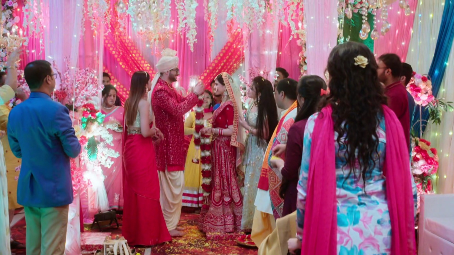 Aarti Anjali Awasthi 20th September 2025 Written update: Aarti forced to sign papers; Anjali's shocking recovery at wedding