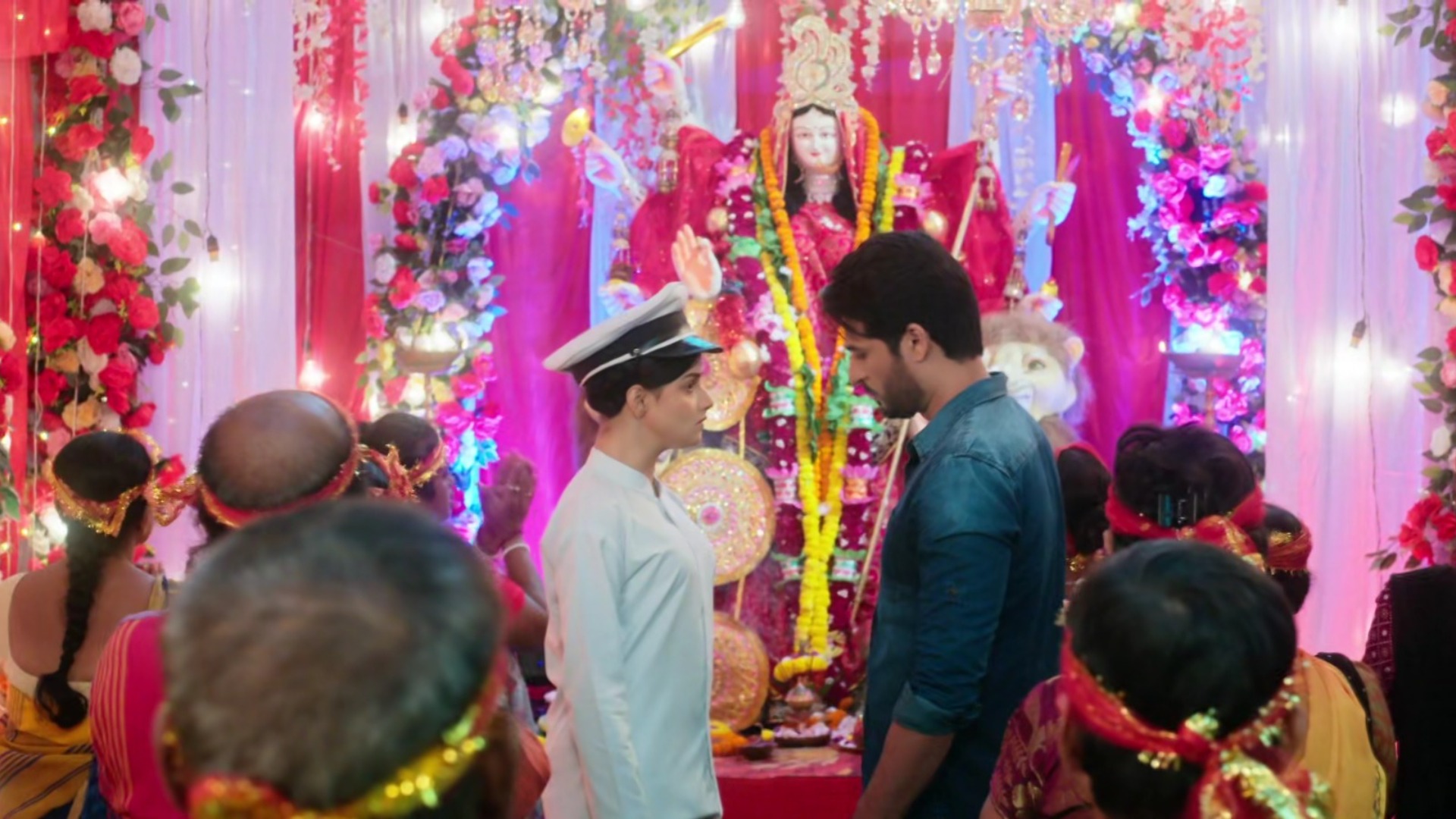 Aarti Anjali Awasthi 26th September 2025 Written update: Anjali reveals her true self to save Aarti from Bhajan's goons
