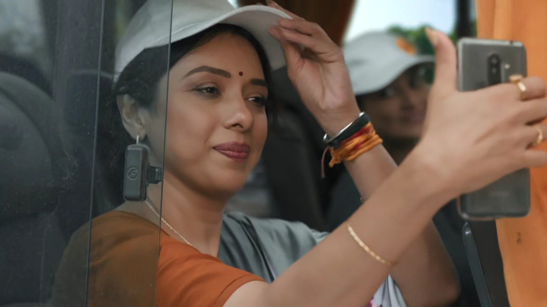 Anupamaa 30th September 2025 Written update: Vasundhara insults Anupamaa's family; Girls' trip starts with fun Antakshari.