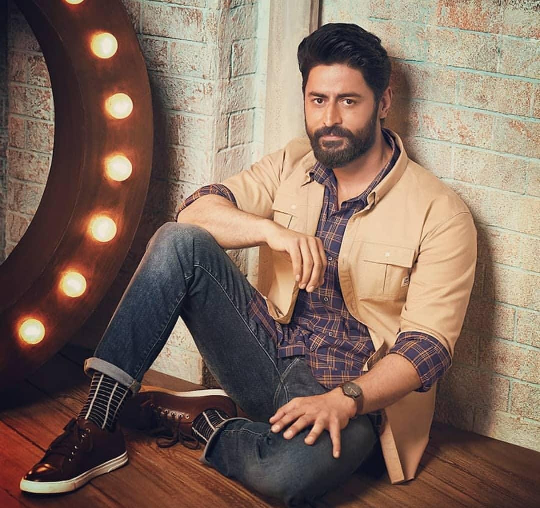 खतरे में है टीवी एक्टर Mohit Raina की शादी ? सोशल मीडिया पर पत्नी संग हटाई तस्वीरें